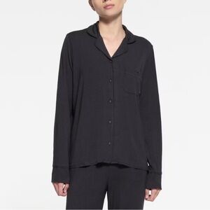 SKIMS Cover Up Long Sleeve Button Down Shirt in Black Onyx, size M